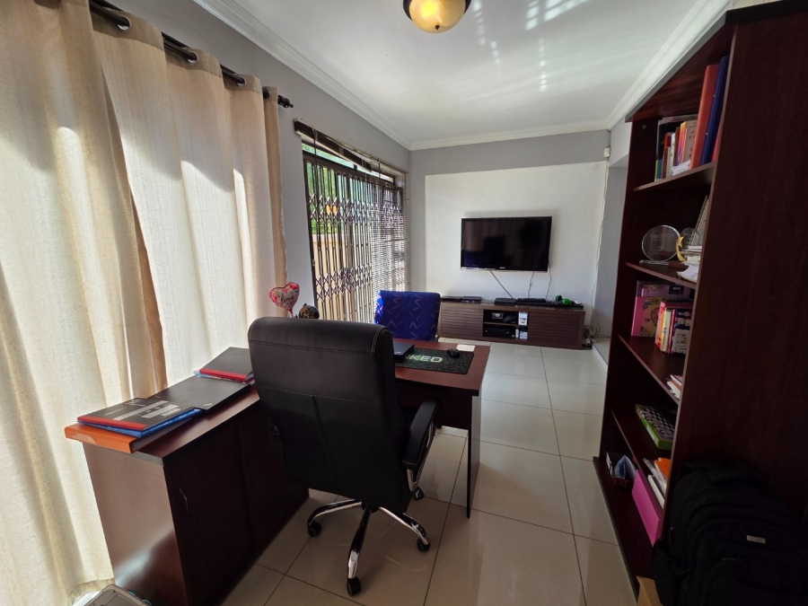 4 Bedroom Property for Sale in Langenhovenpark Free State